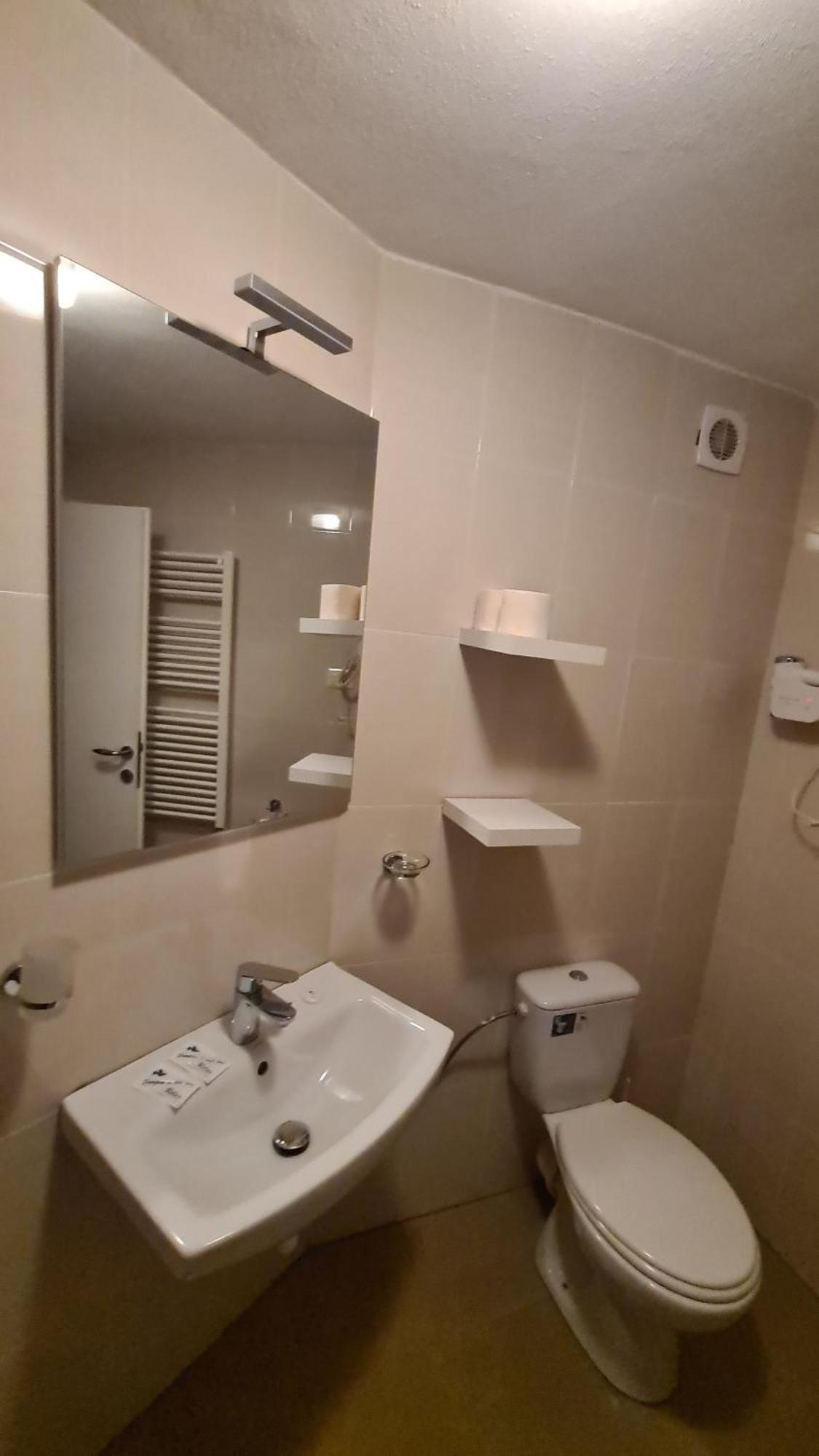 Camere De Inchiriat Livada Cu Meri Capatineni-Ungureni Exterior photo